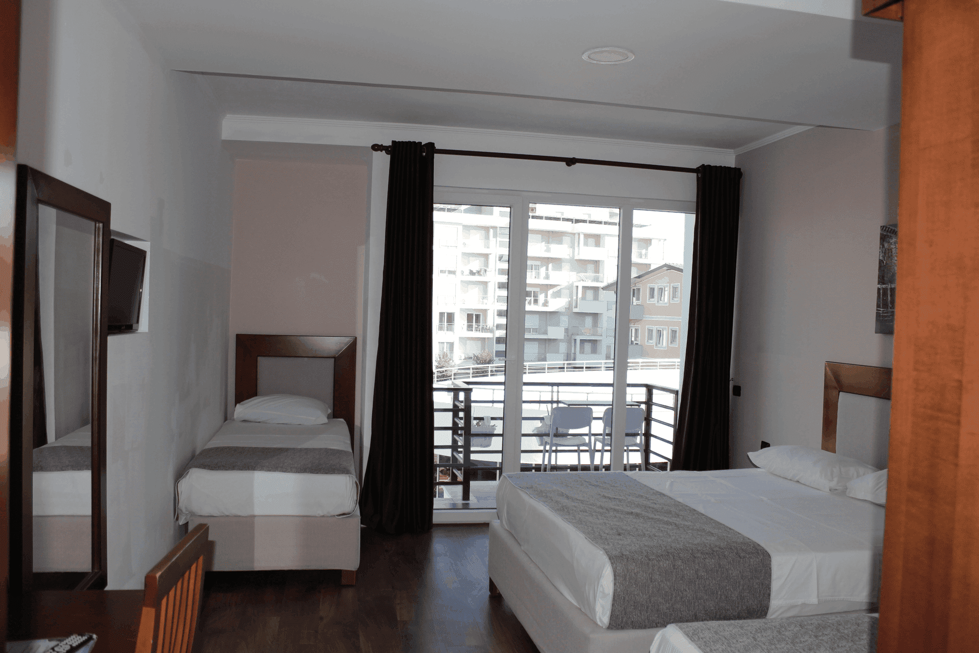 antag-hotel-dhoma-familjare2 (1) (1)