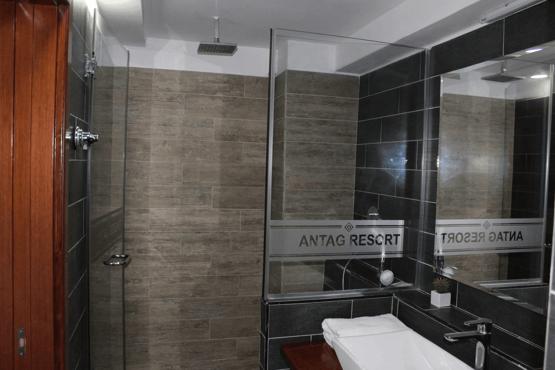 hotel-antag-dhoma-treshe7 (1)